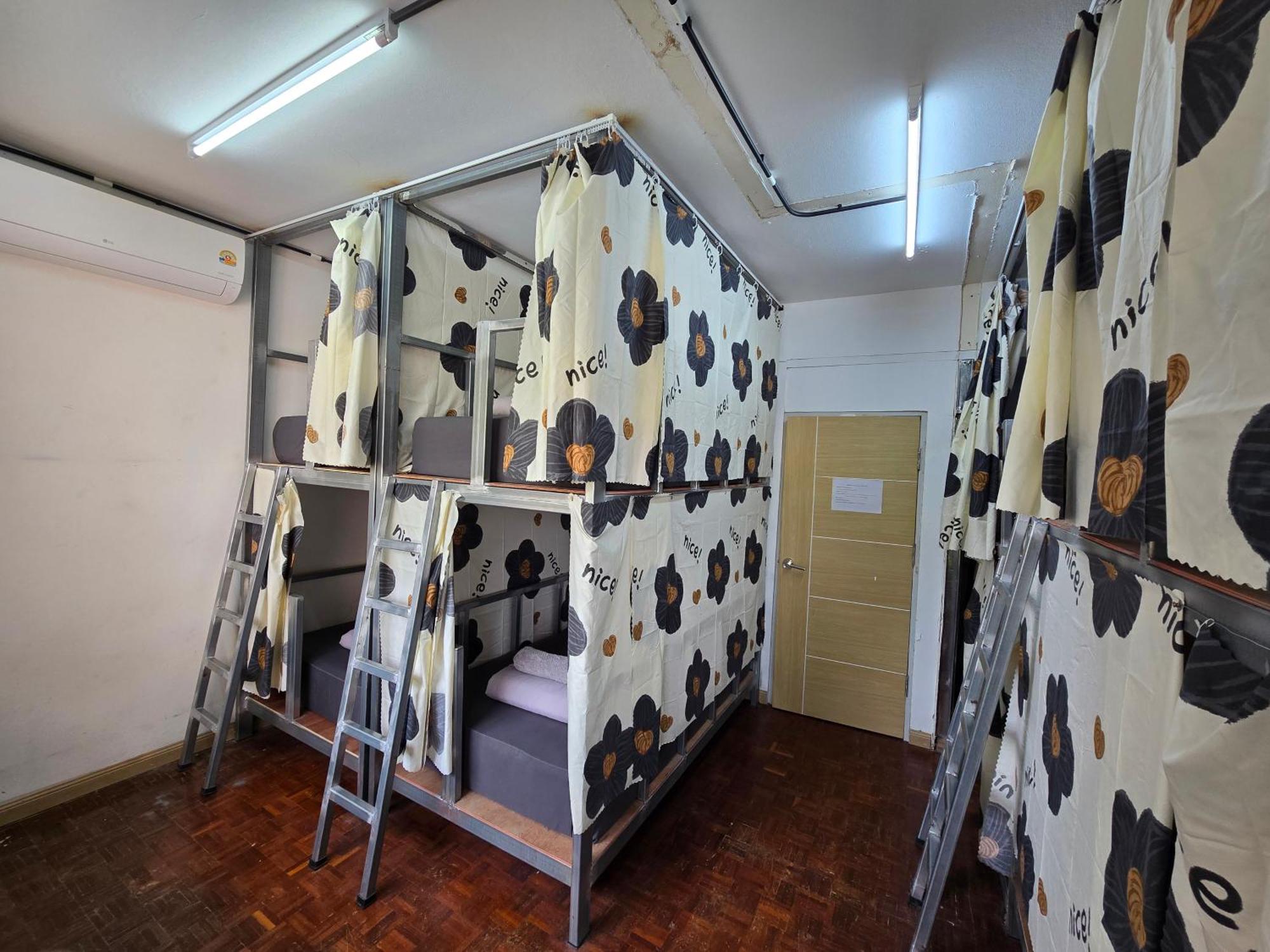 Panda Lodge Home Stay バンコク都 エクステリア 写真