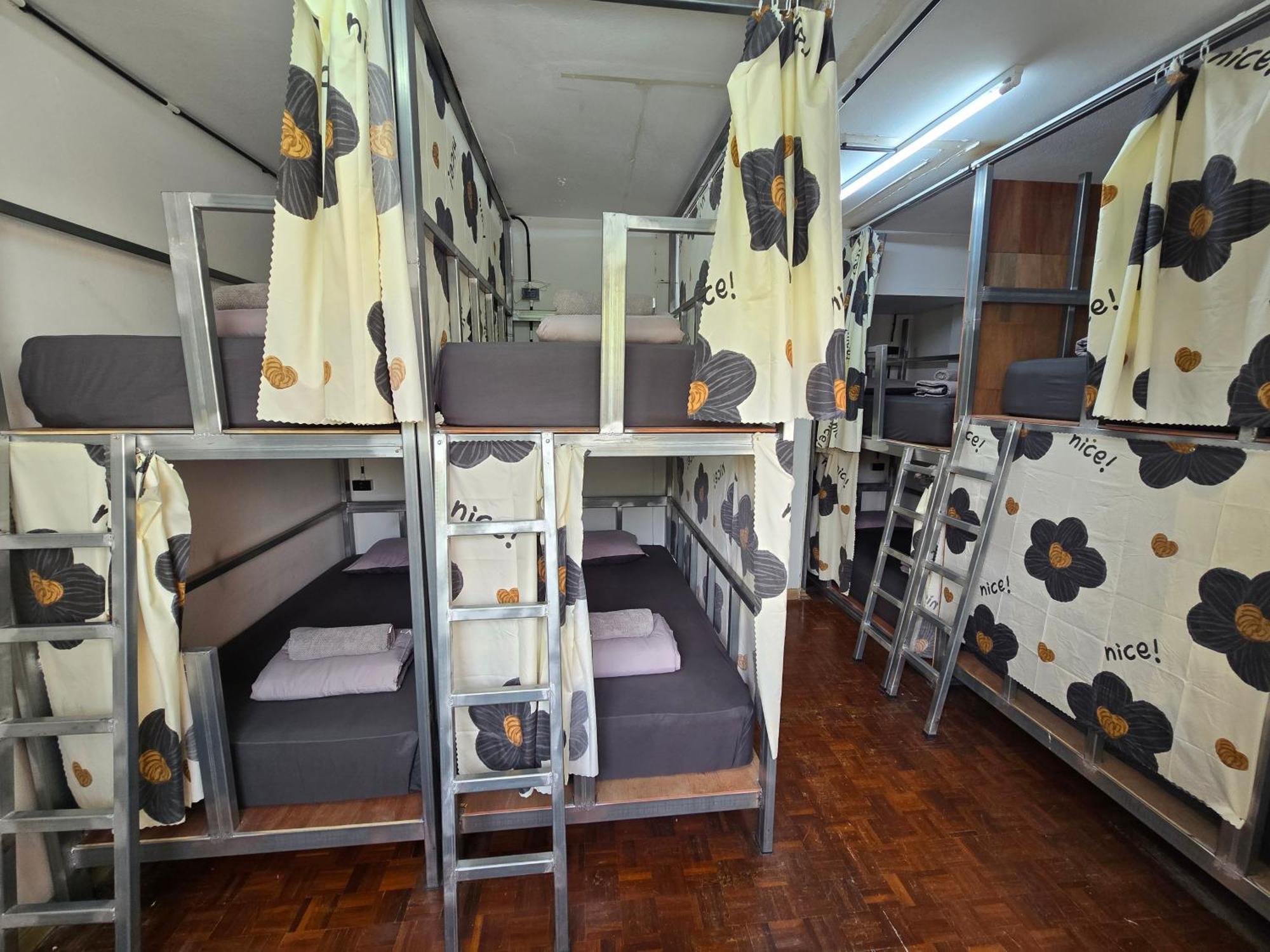 Panda Lodge Home Stay バンコク都 エクステリア 写真