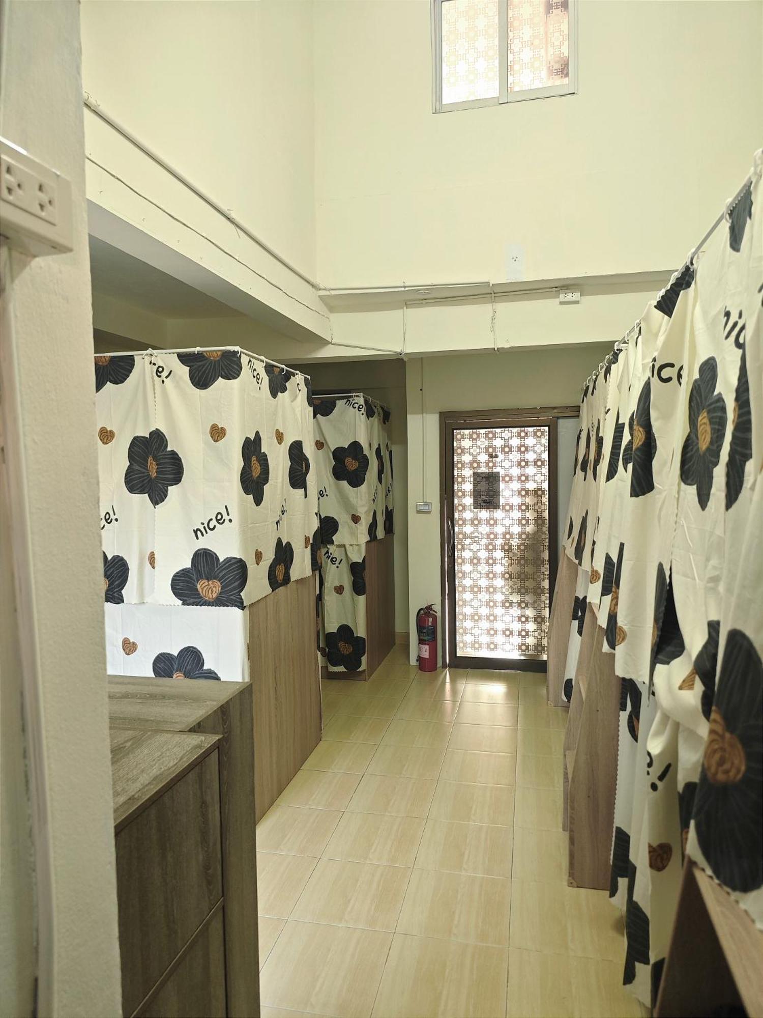 Panda Lodge Home Stay バンコク都 エクステリア 写真
